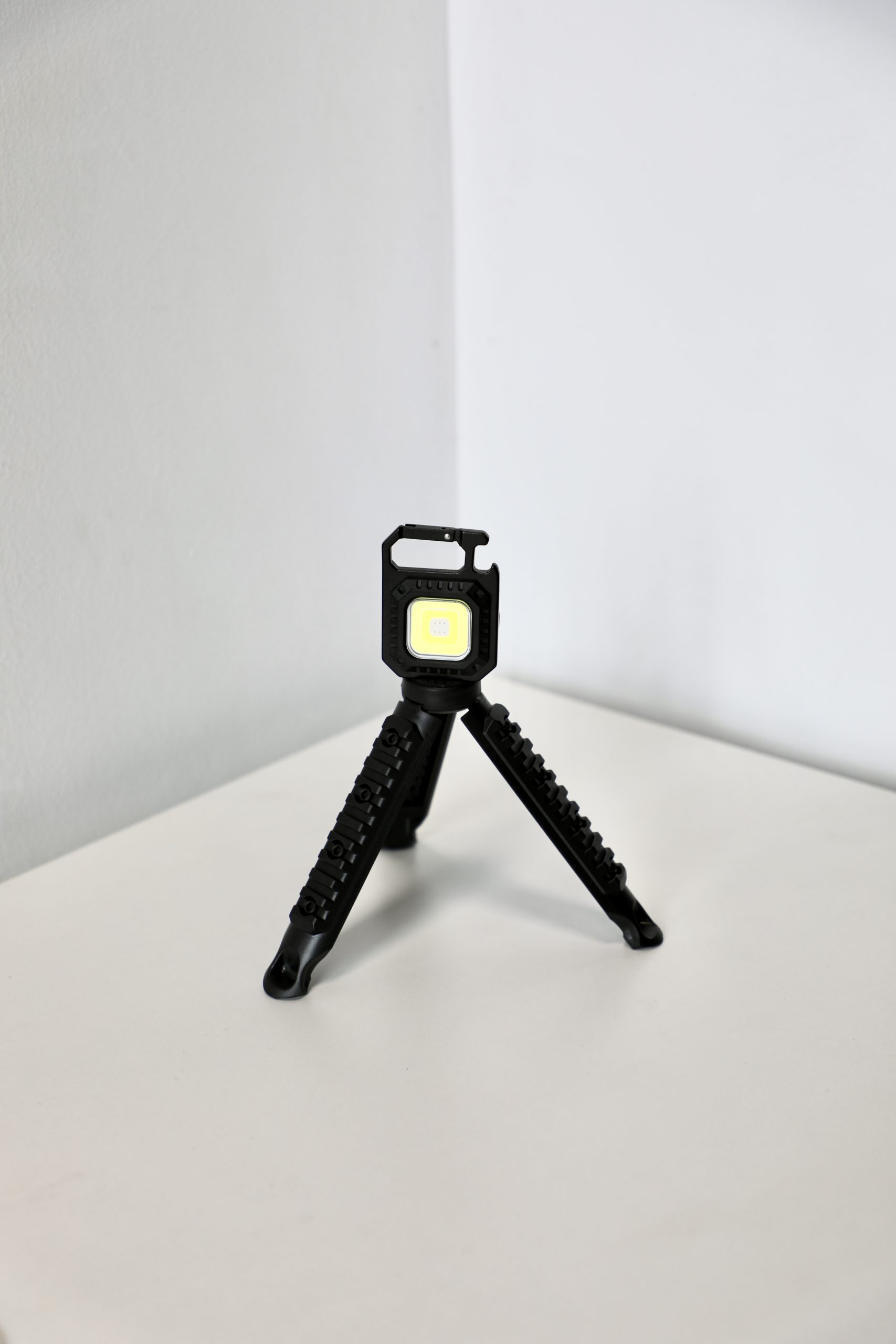 Llavero con luz y trípode W5130