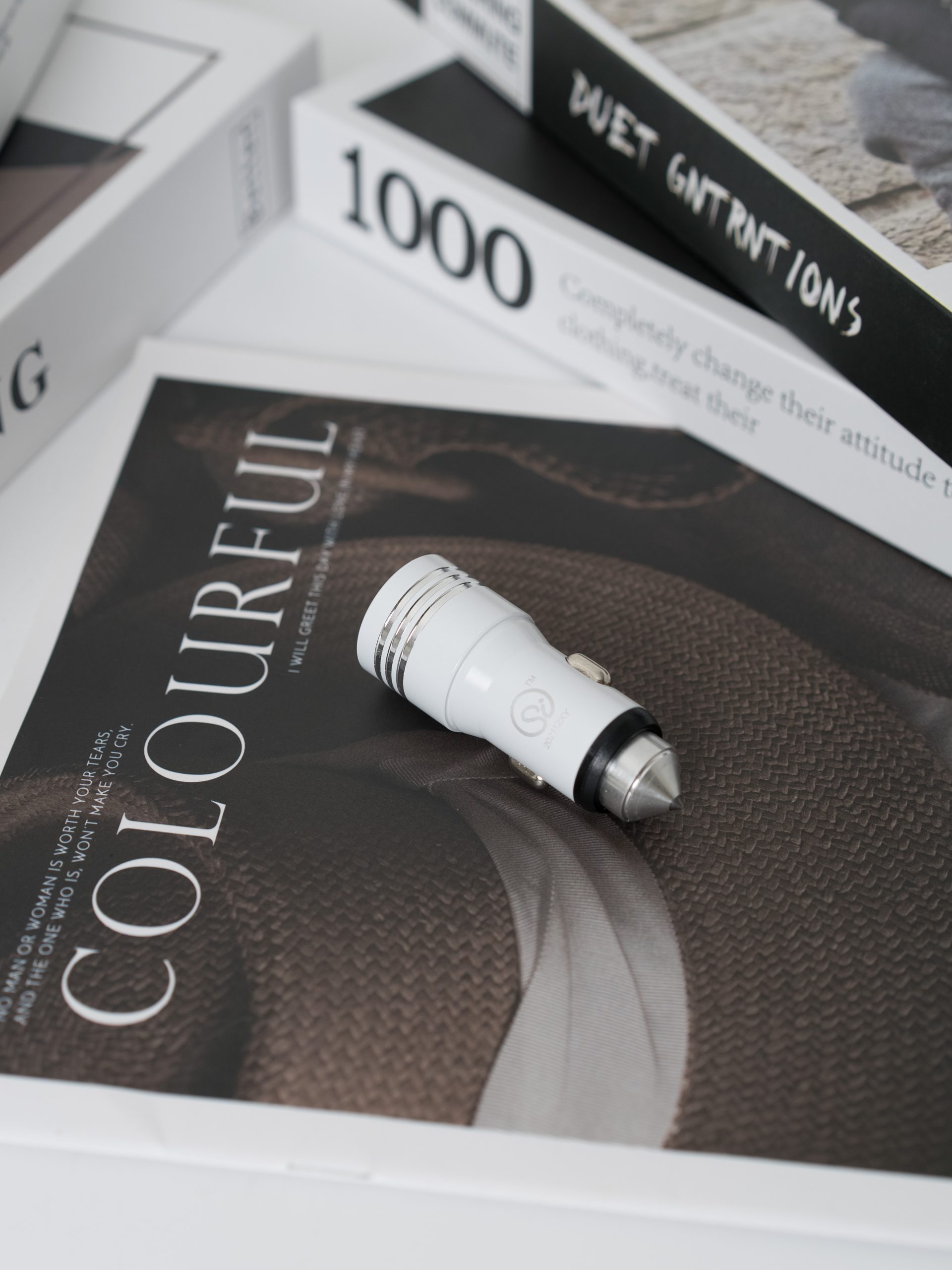 CARGADOR DE COCHE MARTILLO DEEMERGENCIA PARA-DCC001W - Imagen 4